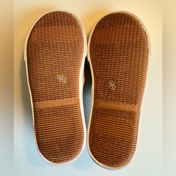 Lily & Dan Boys' Memory Foam Canvas Shoes Dinosaur Print 🦖 (Gift with Purchase) - Picture 8 of 9